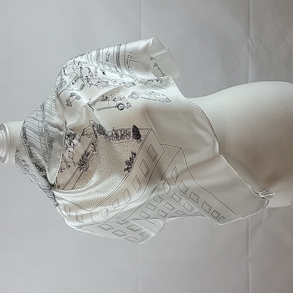 Vintage Saks Fifth Avenue City Scene Scarf - Picture 6 of 7